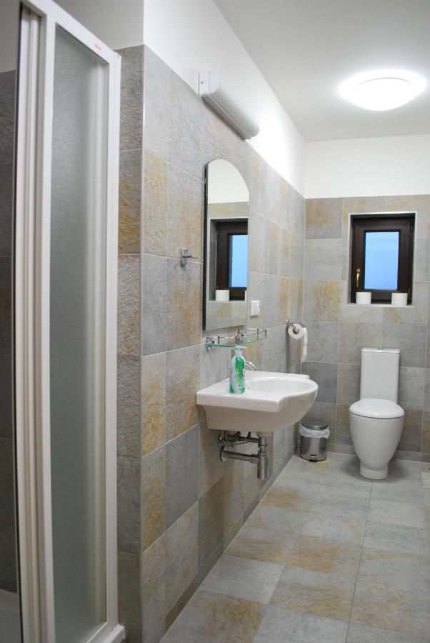 Cestar Apartment *